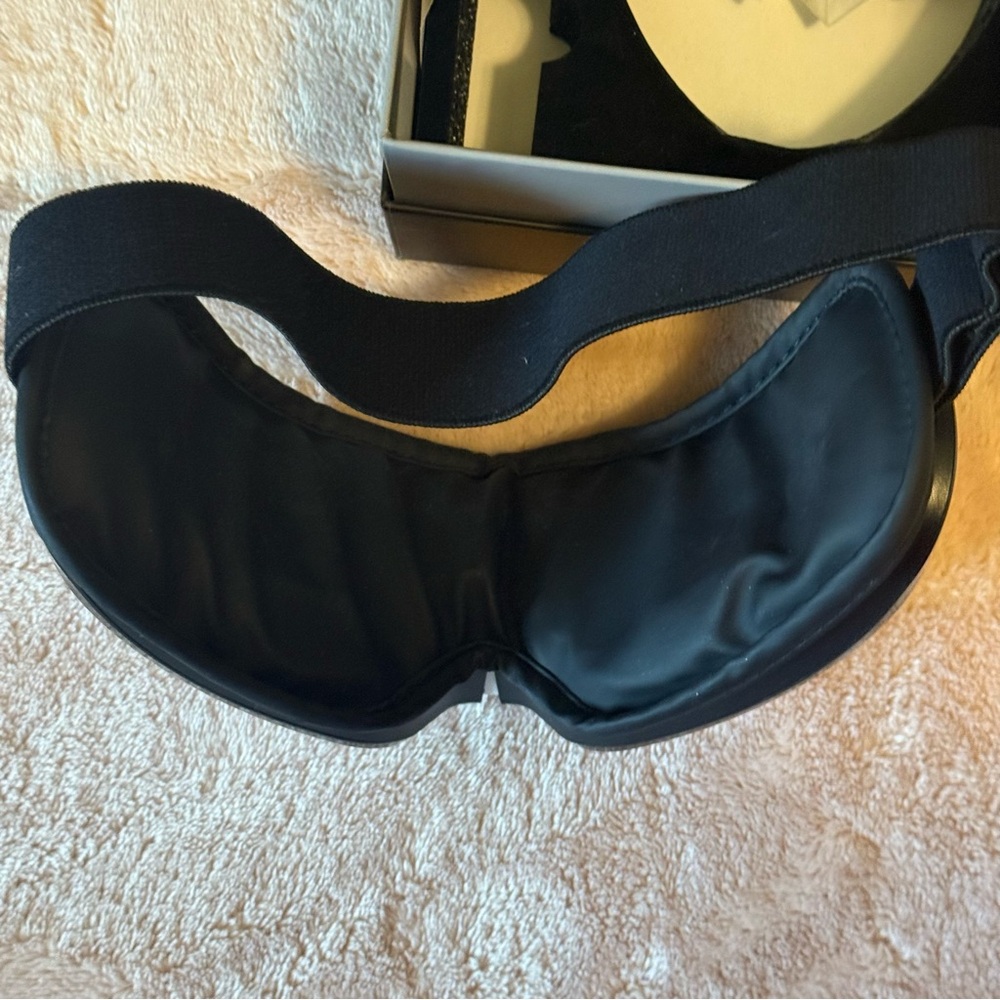 Black Air Pressure Eye Massager - Picture 10 of 13